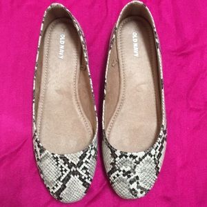 NWOT Old Navy Snake print ballet flats